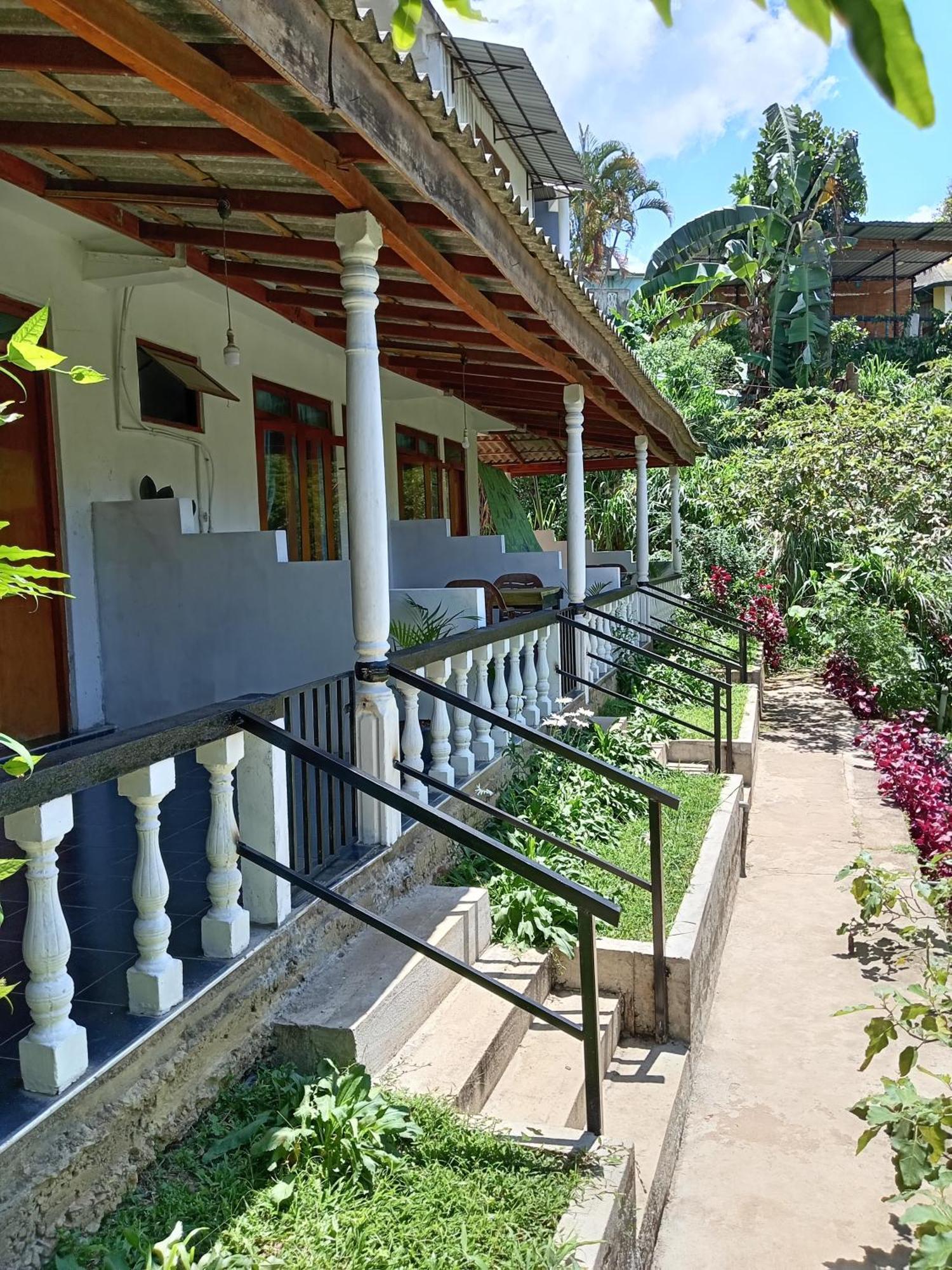 Soorya Inn Ella Ngoại thất bức ảnh